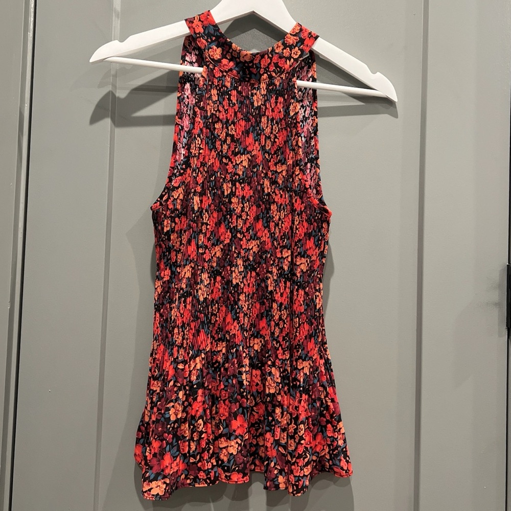 🌟 3/$25 Pleione Floral Tank Top